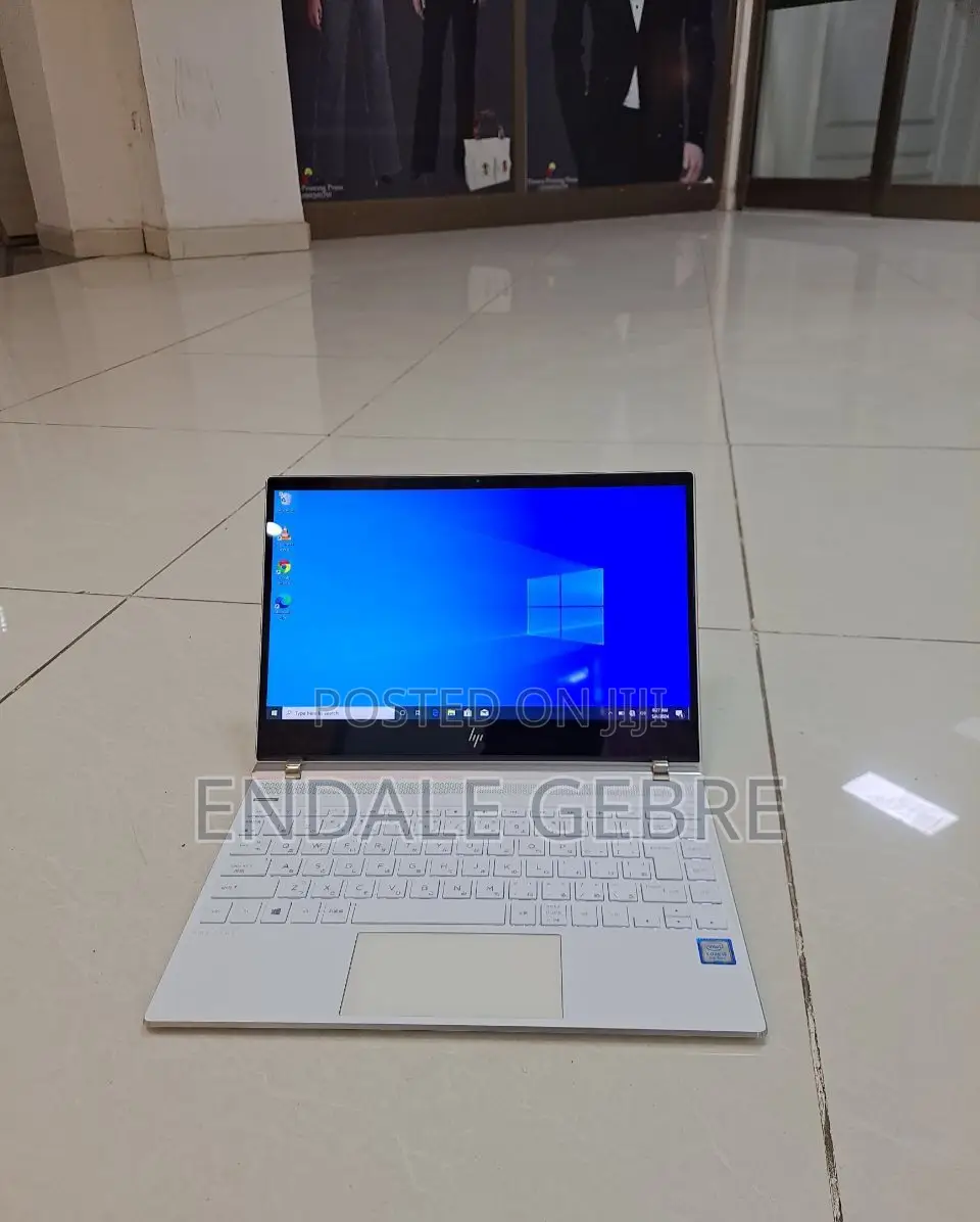 New Laptop HP Spectre 8GB Intel Core I5 SSD 512GB