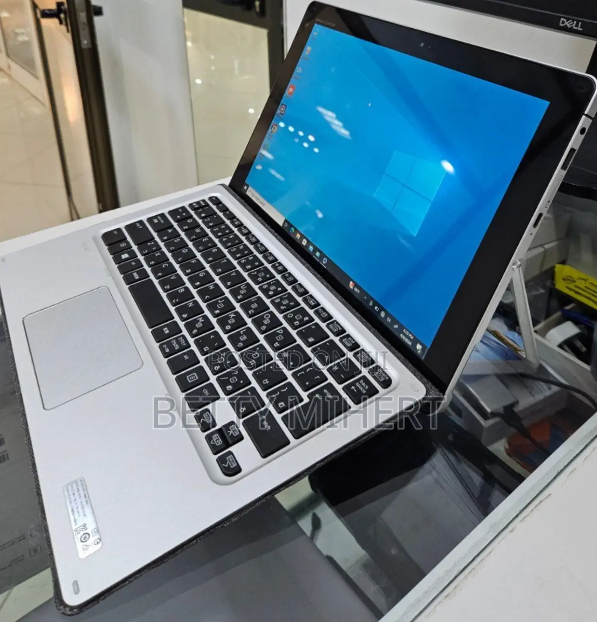 New Laptop HP Elite X2 1012 8GB Intel SSD 512GB