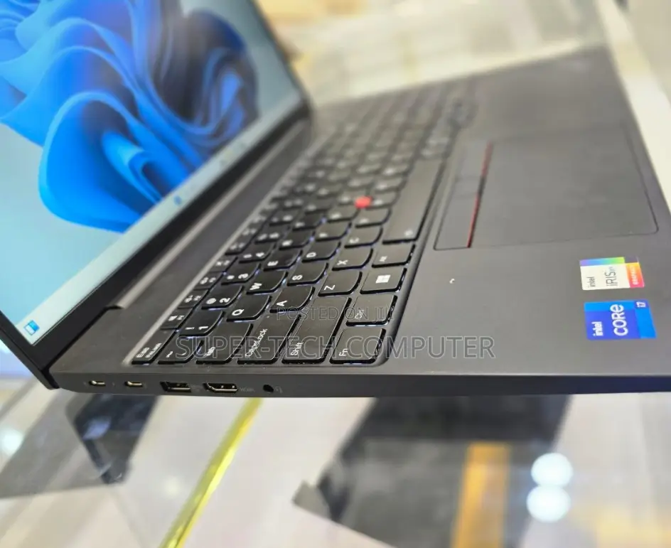 New Laptop Lenovo ThinkPad 13 16GB Intel Core I7 SSD 512GB