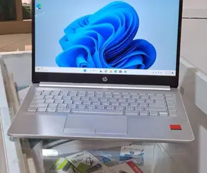 New Laptop HP Stream Notebook 8GB Intel Core I5 HDD 1T