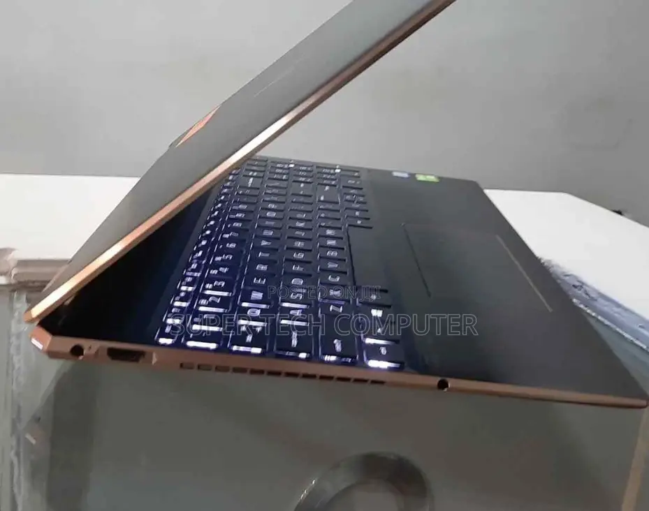 New Laptop HP Spectre X360 16GB Intel Core I7 SSD 512GB