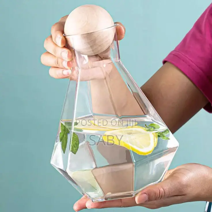 ውብ የሆነ የውሃ እንዲሁም ፈሳሽ መጠጦች ማቅረቢያ