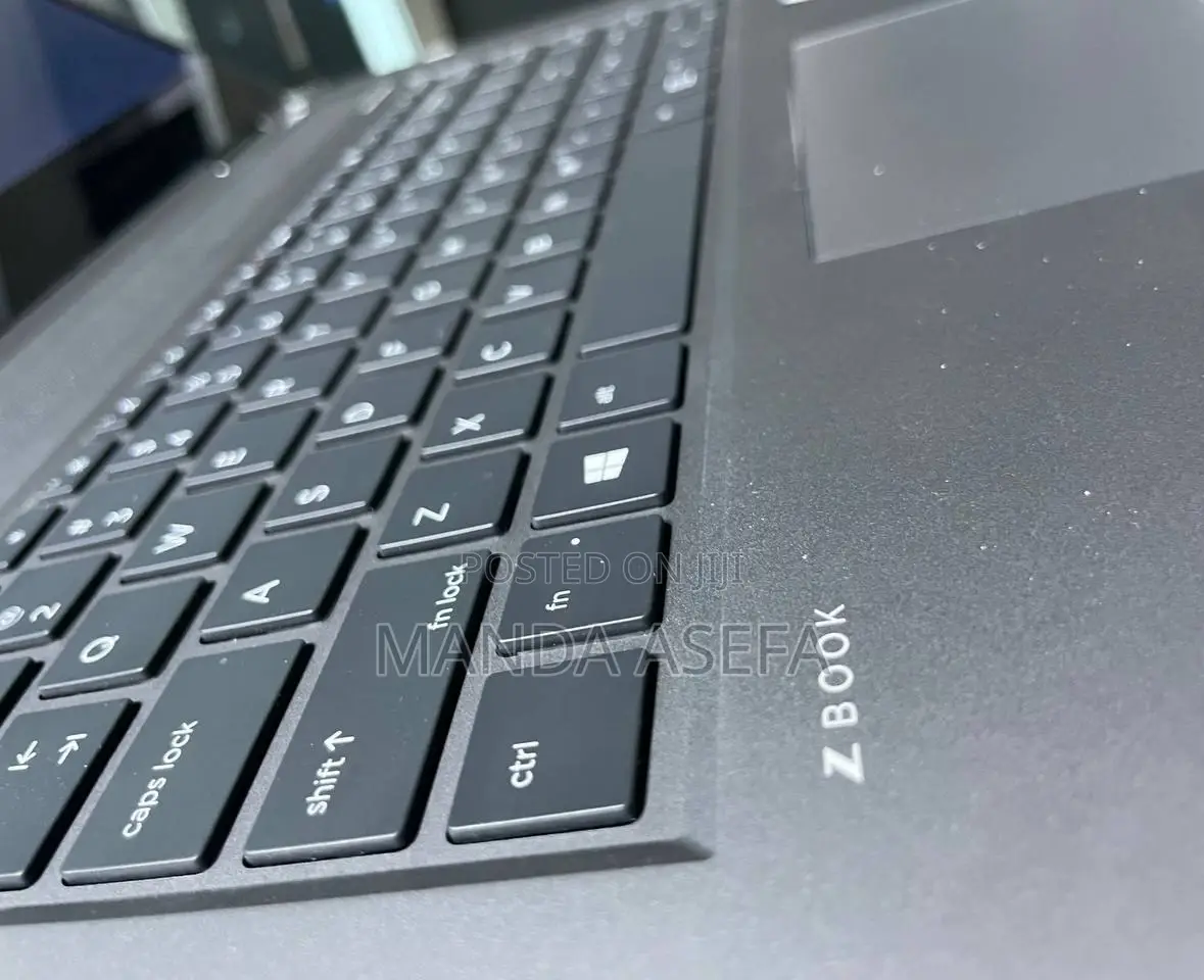 New Laptop HP ZBook 15 16GB Intel Xeon SSD 512GB