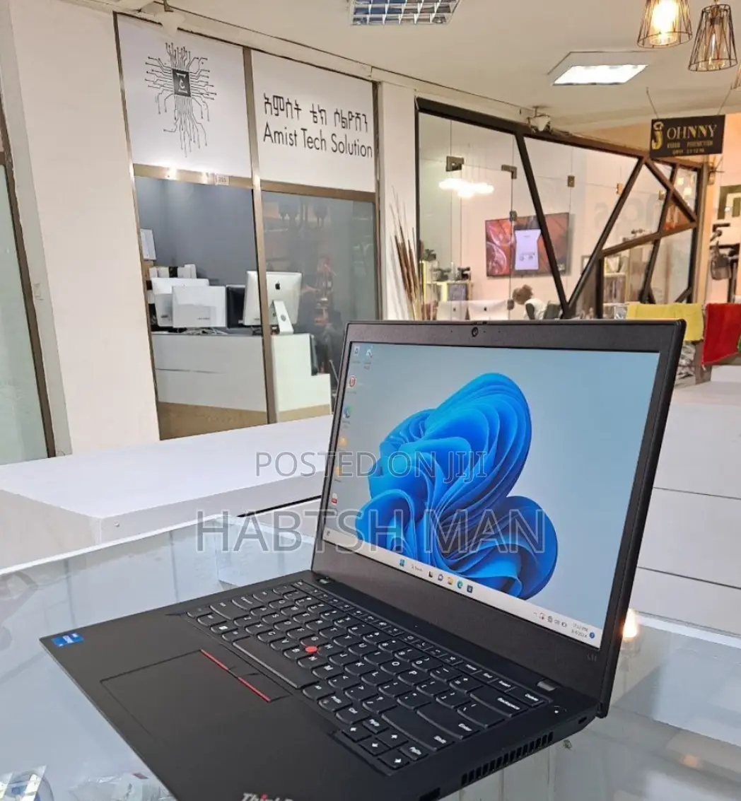 New Laptop Lenovo ThinkPad X380 Yoga 8GB Intel Core i7 SSD 512GB