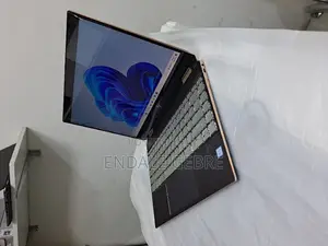 New Laptop HP Spectre 8GB Intel Core I7 SSD 512GB