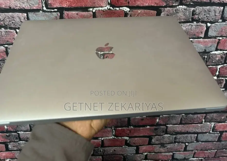 New Laptop Apple MacBook Pro M1 8GB Apple M1 Pro SSD 256GB