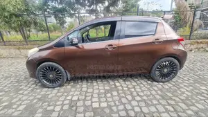 Toyota Yaris 2012 Brown