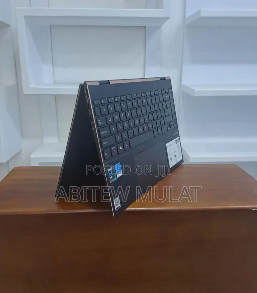 New Laptop Asus ZenBook Flip 14 UX461UN 16GB Intel Core I7 SSD 512GB