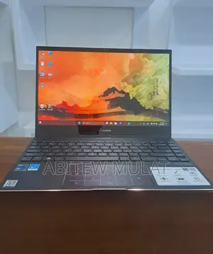 New Laptop Asus ZenBook Flip 14 UX461UN 16GB Intel Core I7 SSD 512GB