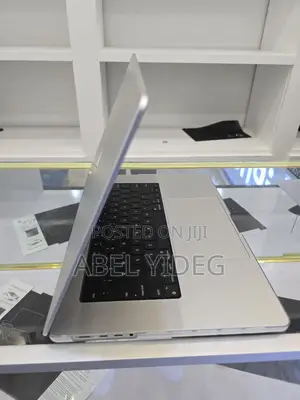 New Apple MacBook Pro 2023 M2 Max 16-Inch 16GB Apple M2 Ultra SSD 1T