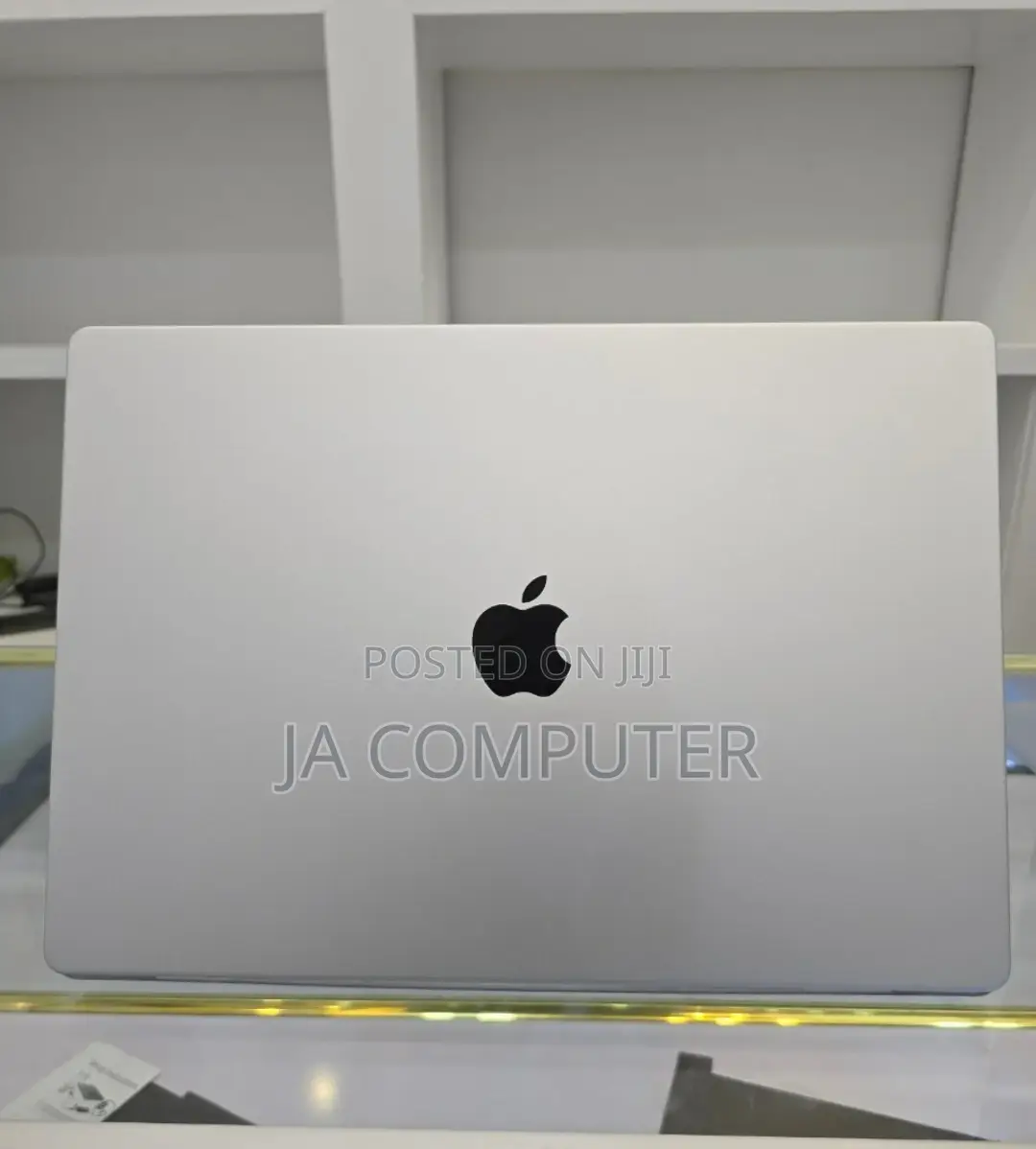 New Laptop Apple MacBook Pro 16GB Apple M2 SSD 1T