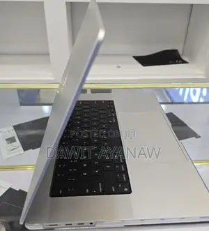 New Laptop Apple MacBook Pro 2023 M2 Max 16-inch 16GB Apple M2 SSD 1T