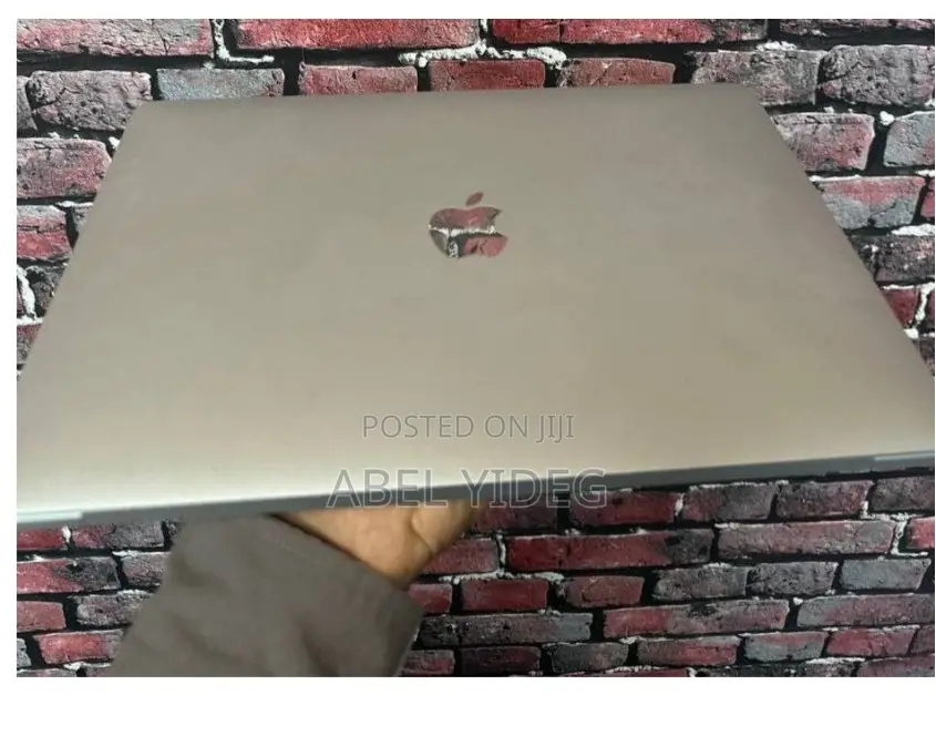 New Laptop Apple MacBook Pro 2020 M1 8GB Apple M1 SSD 256GB