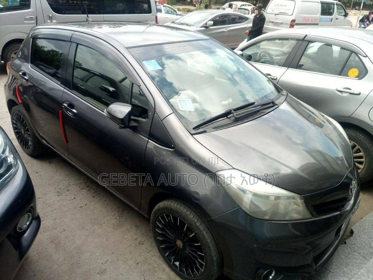 Toyota Yaris 2013 Silver