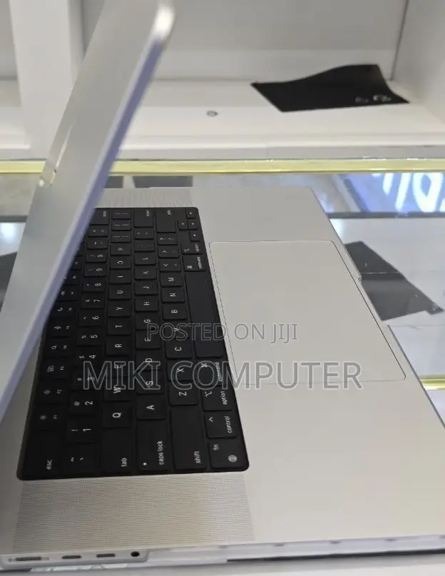 New Laptop Apple MacBook Pro 2023 M3 Max 16-Inch 16GB Intel SSD 1T