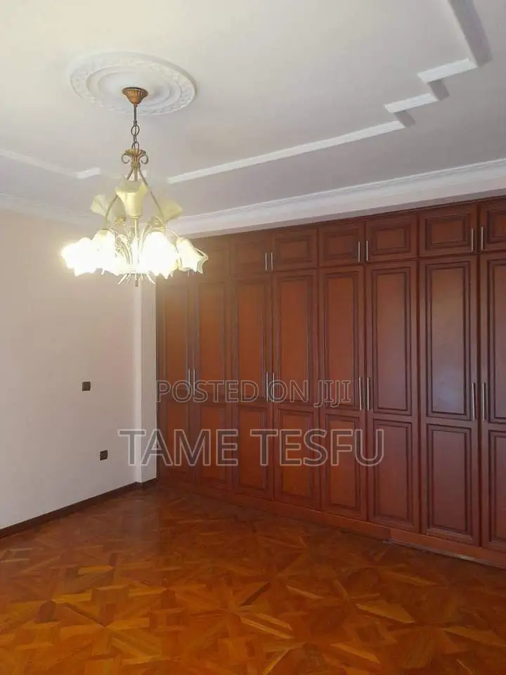 Furnished 6bdrm House in Hayat, Bole for sale