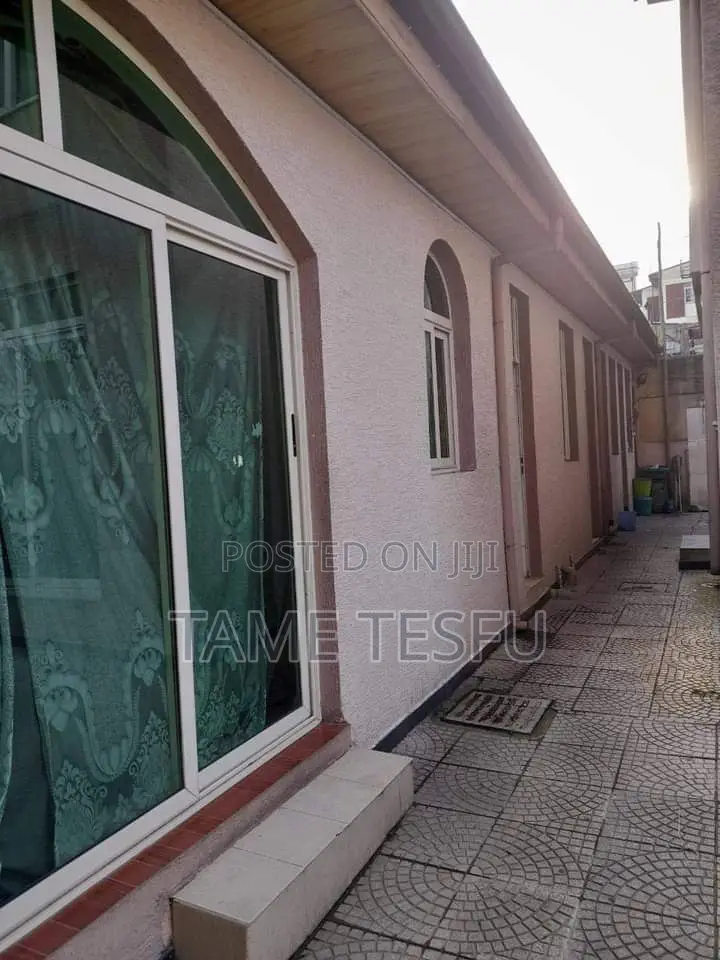 Furnished 6bdrm House in Hayat, Bole for sale