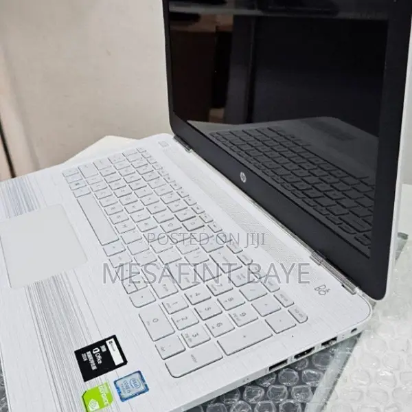 New Laptop HP Pavilion 10 8GB Intel Core I5 HDD 1T