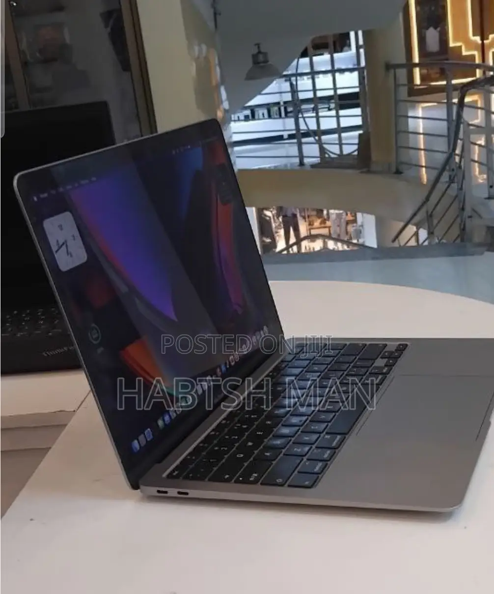 New Laptop Apple MacBook Air 2020 8GB Intel Core i3 SSD 256GB