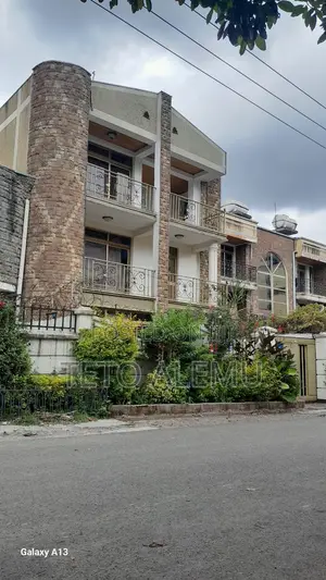 Photo - 5bdrm House in የሚሸጥ ቤት ሳሊተ ምህርት, Bole for sale