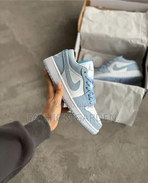 Photo - Original Nike Air Jordan 1 Low UNC Shoes for Woman's