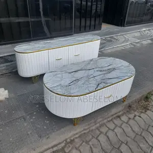 ቲቪ እስታንድ እና ጠረጴዛ