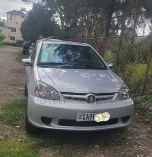 Photo - Toyota Platz 2005 Silver