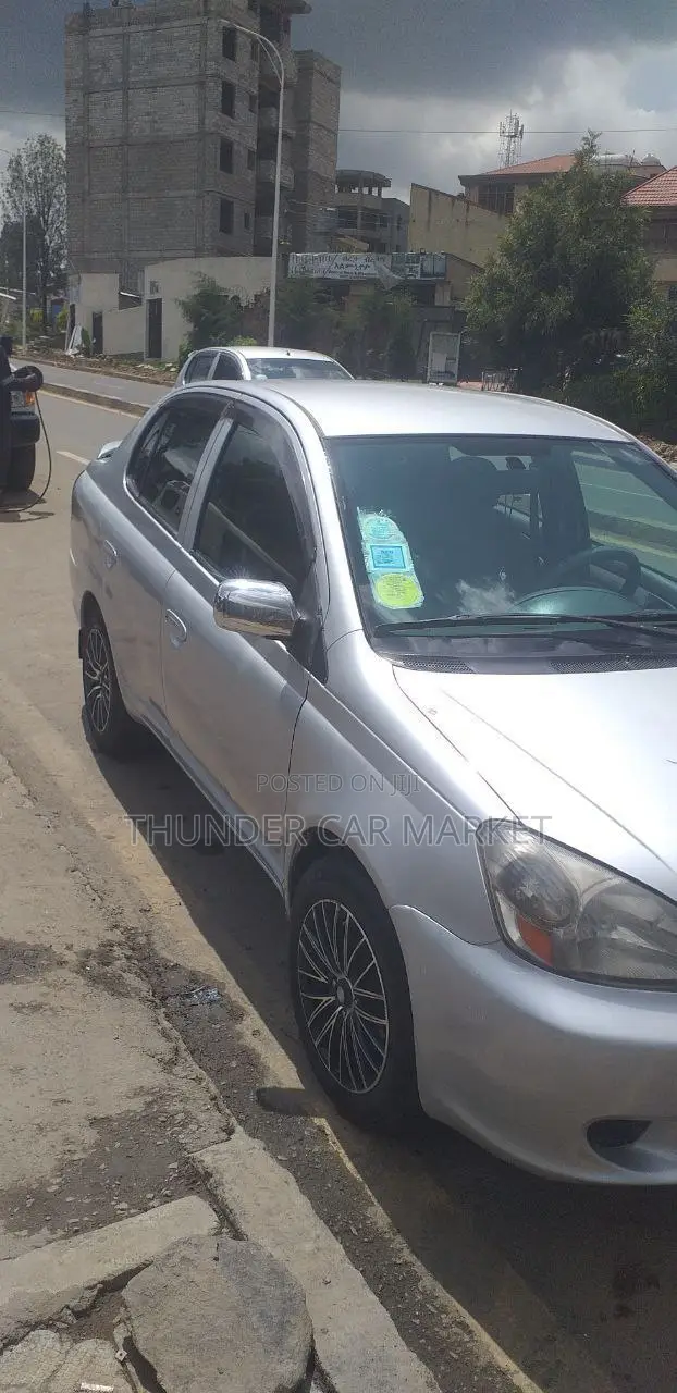 Toyota Platz 2005 Silver
