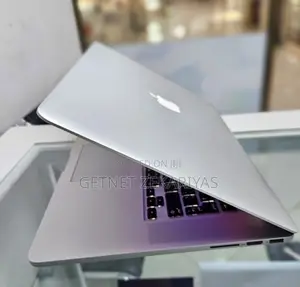 New Laptop Apple MacBook Pro 2018 16GB Intel Core I7 SSD 256GB