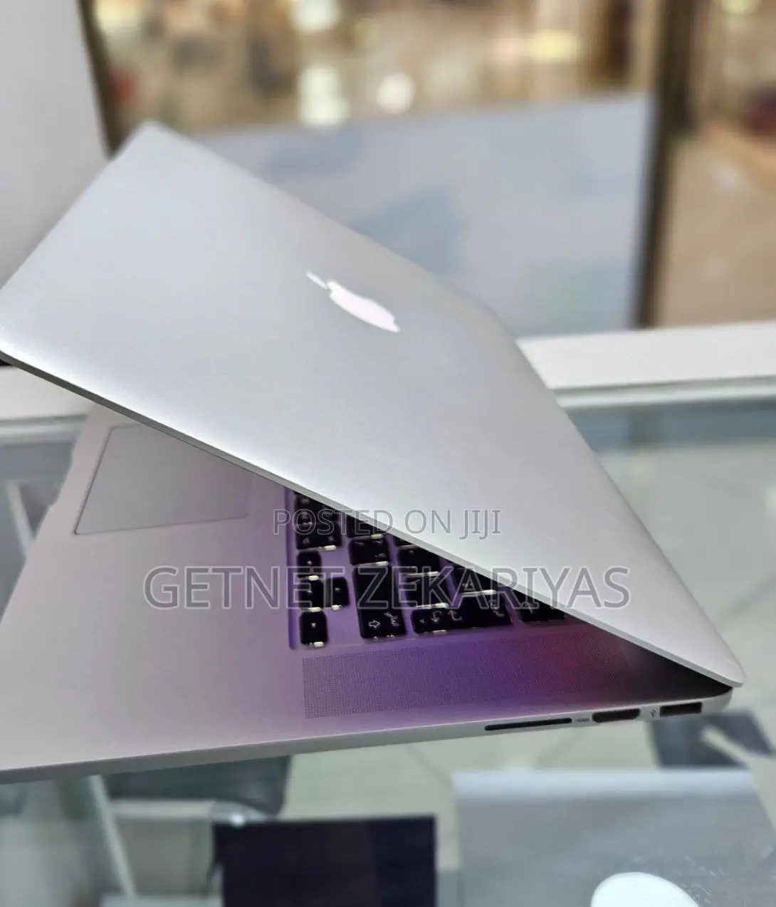 New Laptop Apple MacBook Pro 2018 16GB Intel Core I7 SSD 256GB