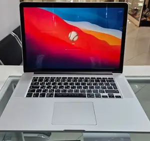 New Laptop Apple MacBook Pro 2018 16GB Intel Core I7 SSD 256GB