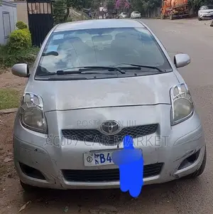 Toyota Yaris 2010 Silver