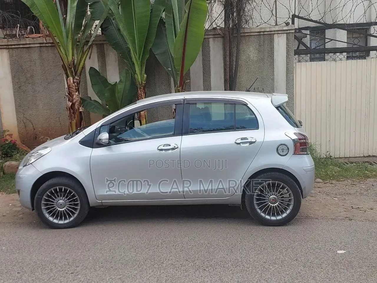 Toyota Yaris 2010 Silver