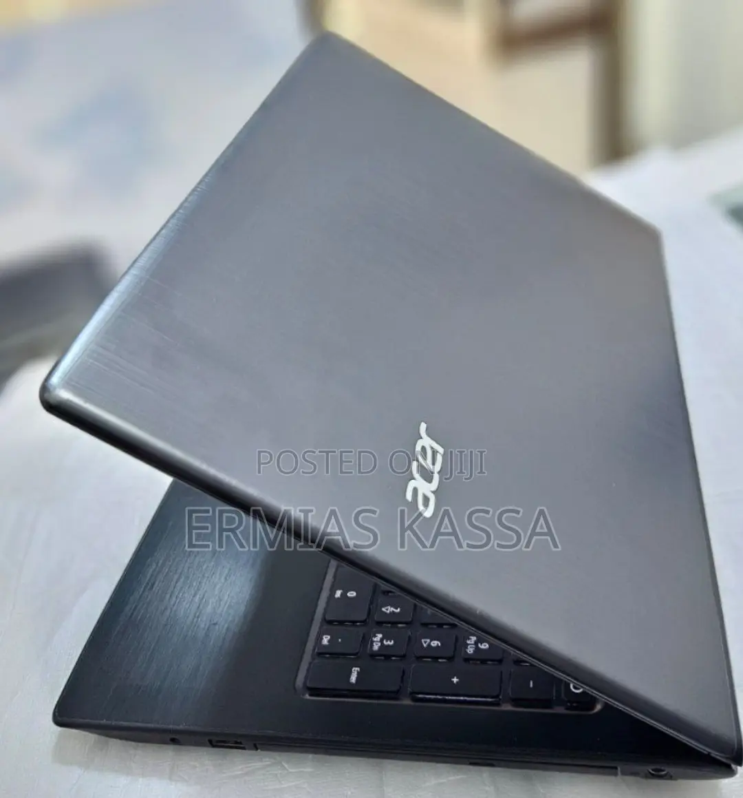 New Laptop Acer Aspire E5 4GB Intel Core I3 HDD 1T