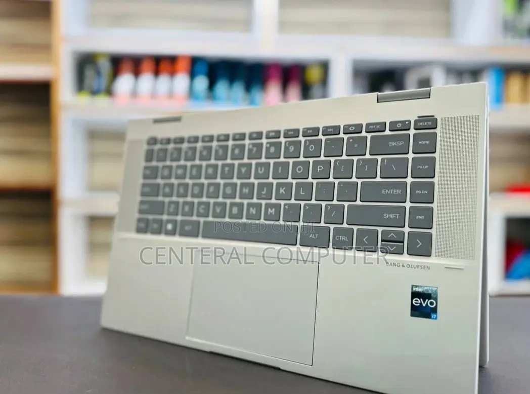 New Laptop HP EliteBook X GB Intel Core I7 SSD 512GB