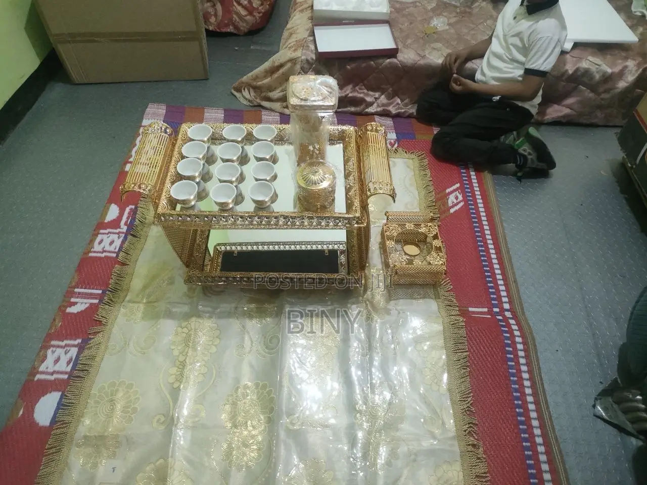 ስኒ ማስቀመጫ ወርቃማው ረከቦት