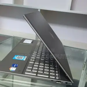 New Laptop HP Pavilion 15-Eh0050wm 16GB Intel Core I5 SSD 512GB
