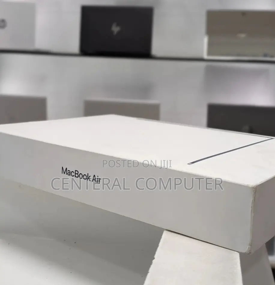 New Laptop Apple MacBook Air 2022 M2 8GB Apple M2 SSD 256GB