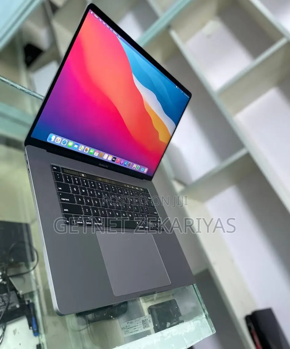 New Laptop Apple MacBook Pro 2019 32GB Intel Core I9 SSD 1T