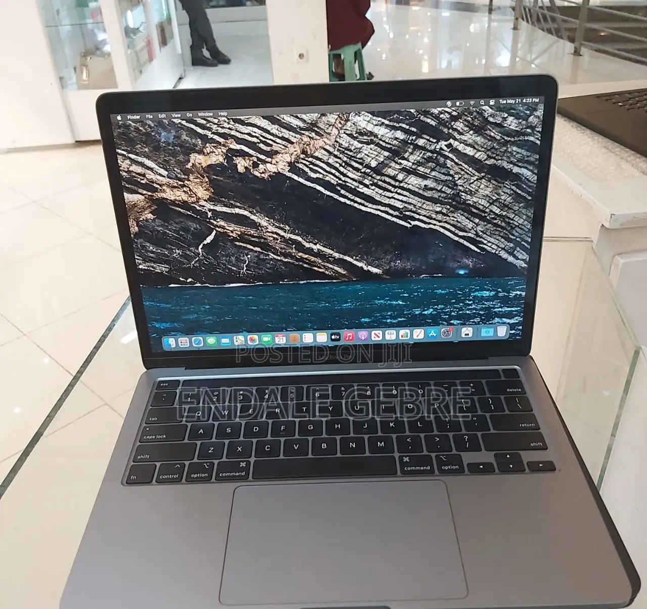 New Laptop Apple MacBook Pro 2020 16GB Intel Core I5 SSD 512GB