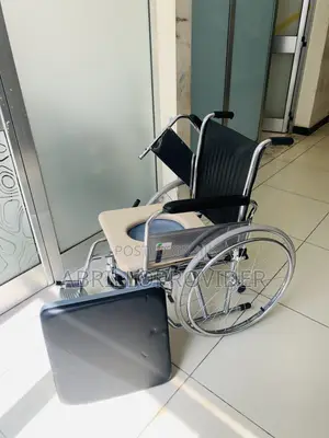 Photo - Wheelchair||Wheelchair%Wheelchair:)Wheelchair<%Wheelchair>%