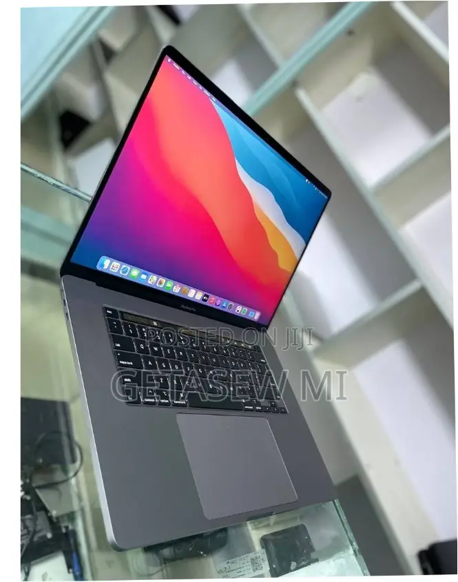 New Laptop Apple MacBook Pro 2019 32GB Intel Core I9 SSD 1T