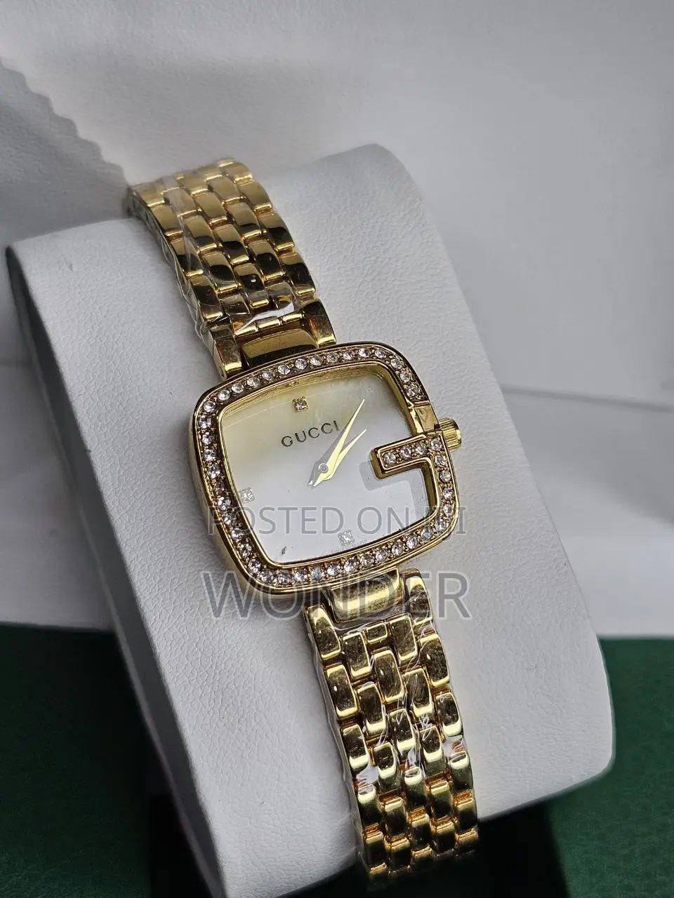 GUCCI Watches ለሷ