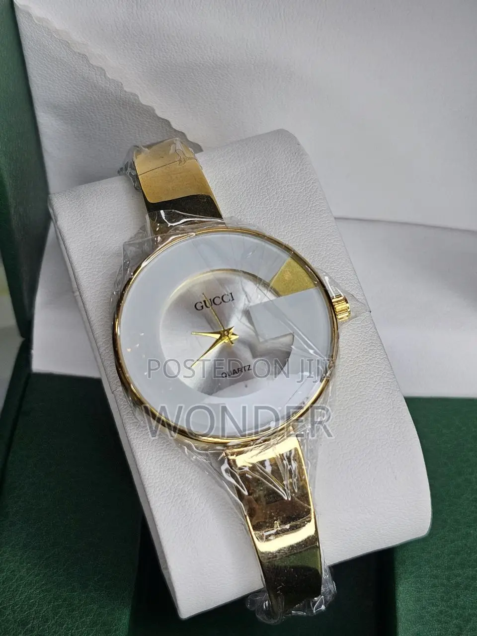 GUCCI Watches ለሷ