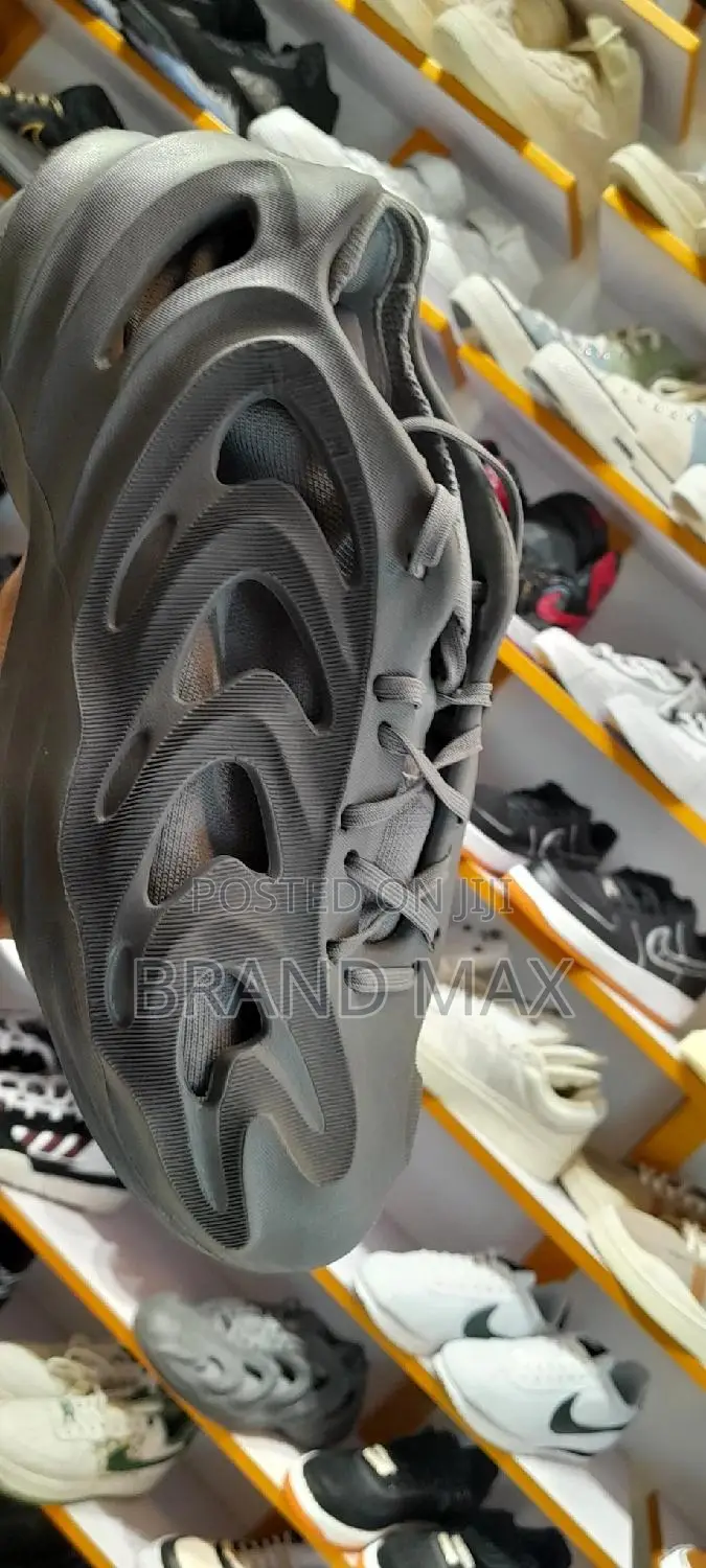 Adidas Yeezy Slides Master Quality