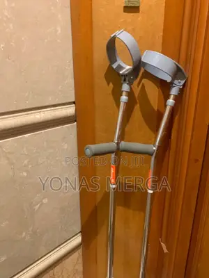 Crutches ^ክራንች\በፈለጉት ቁመት/አይነት\Crutches|Crunch|Crutches/Crunች
