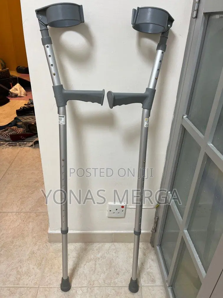 Crutches ∞ክራንች\ቁመተ_short Long Crutches\Crunch\Crutches/ክራንች