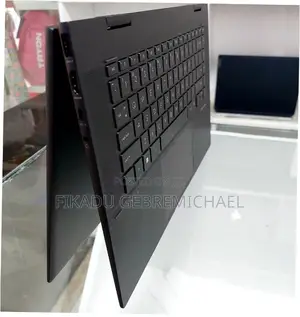 Photo - New Laptop Apple MacBook 2018 16GB Intel Core I7 SSD 256GB