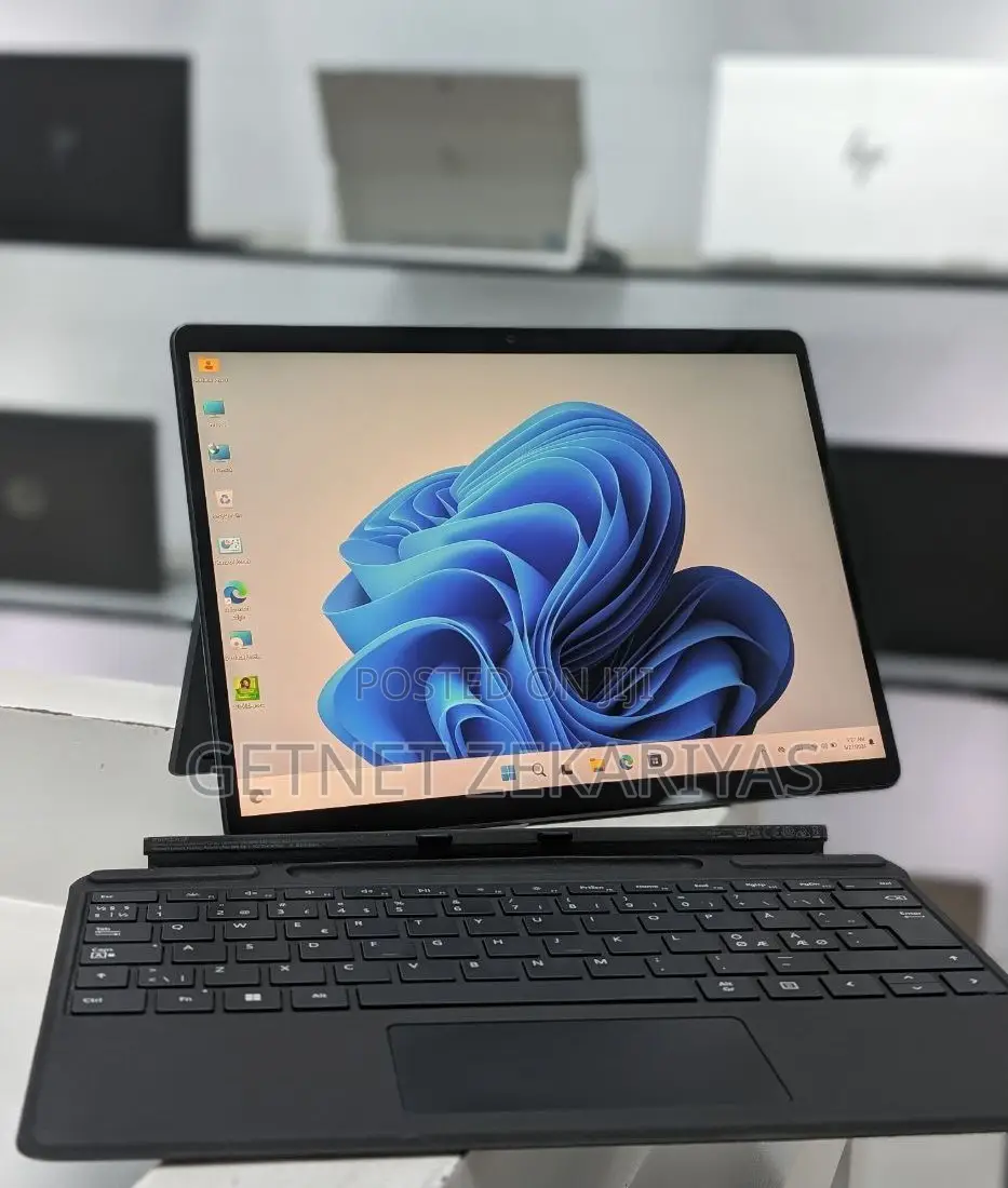 New Laptop Microsoft Surface Pro 9 16GB Intel Core I5 SSD 256GB