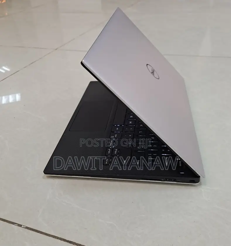 New Laptop Dell XPS 15 8GB Intel Core I7 SSD 512GB